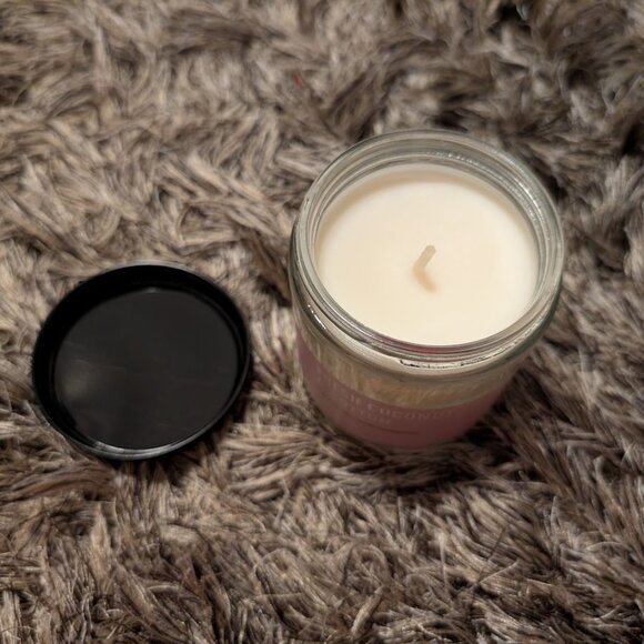 Bath & Body Works Fresh Coconut & Cotton Single Wick Candle NEW - Picture 3 of 3